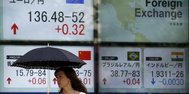 Sterling may gain on UK Treasury chief’s growth-boosting plans